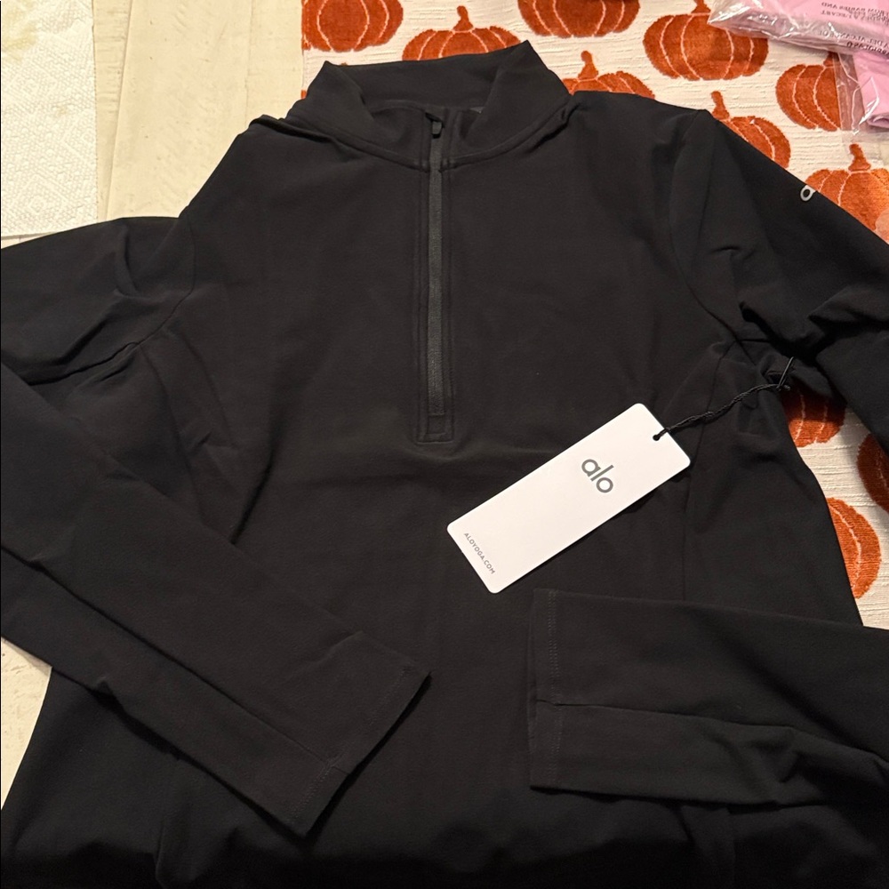 New ALO soft Yoga Black 1/2 Zip long sleeve - Picture 7 of 8